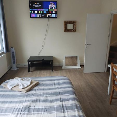Family Friendly 3 Bedroom Flat Zone 2 - Children Stay Free! Londyn Zewnętrze zdjęcie
