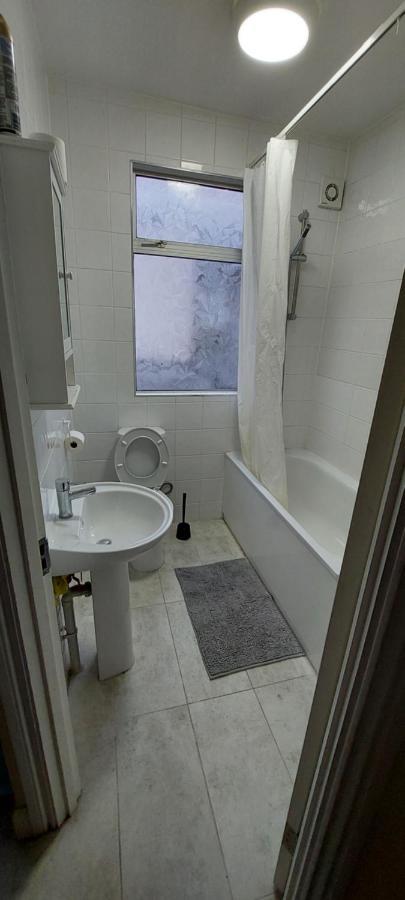 Family Friendly 3 Bedroom Flat Zone 2 - Children Stay Free! Londyn Zewnętrze zdjęcie