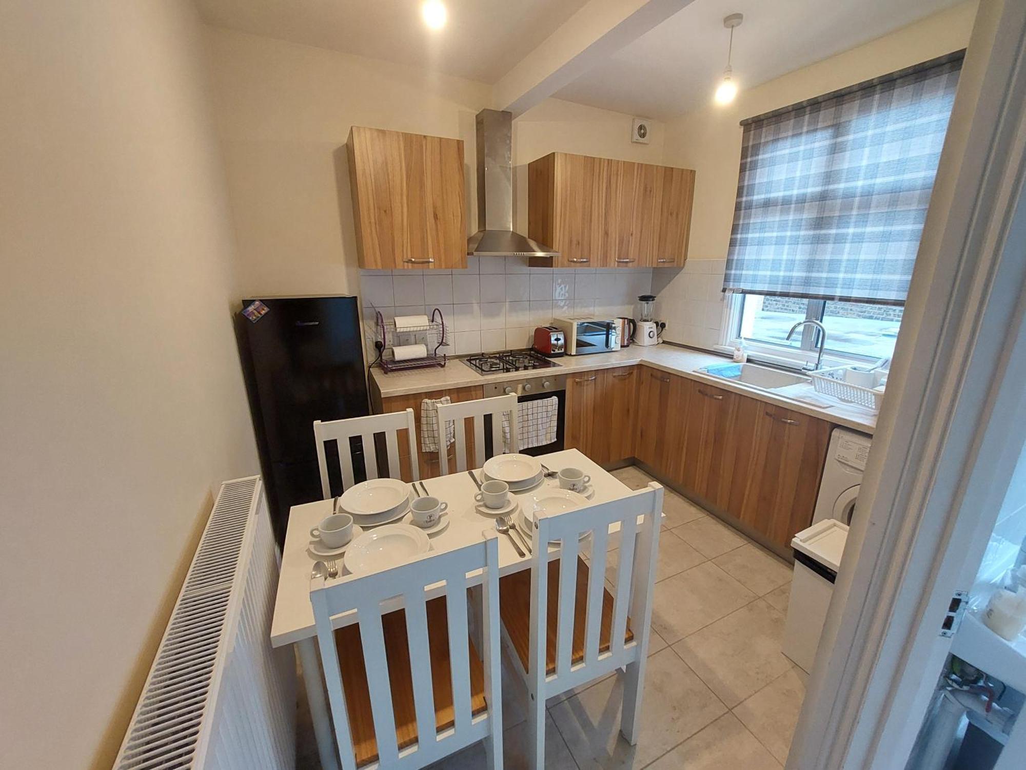 Family Friendly 3 Bedroom Flat Zone 2 - Children Stay Free! Londyn Zewnętrze zdjęcie